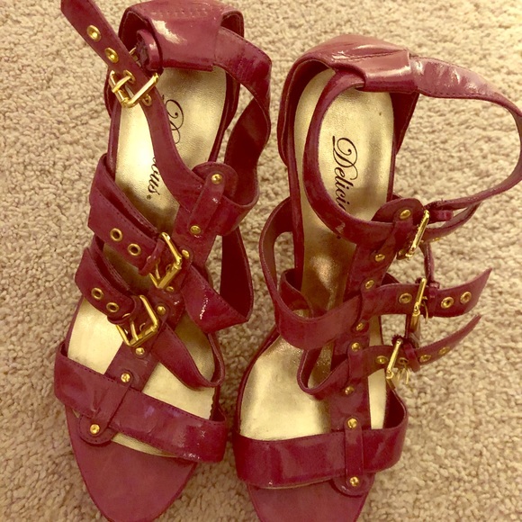 Open Toe Strapped Sandals - Picture 1 of 2